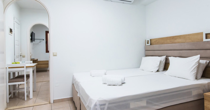 vagelis-comfort-apartments-and-studios-407c5e75efa7144c.jpeg