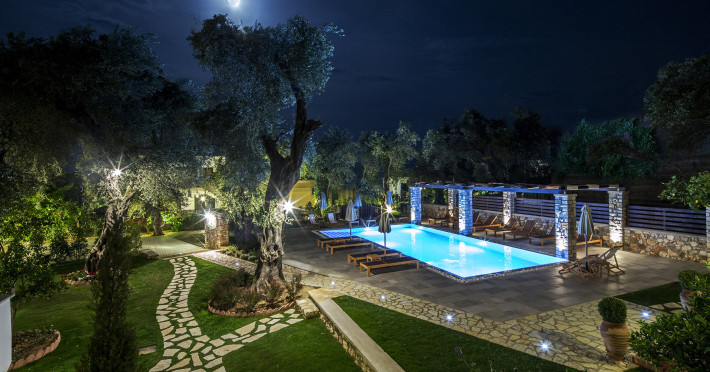 vassilis-guest-house-d58a59c882be88e0.jpeg