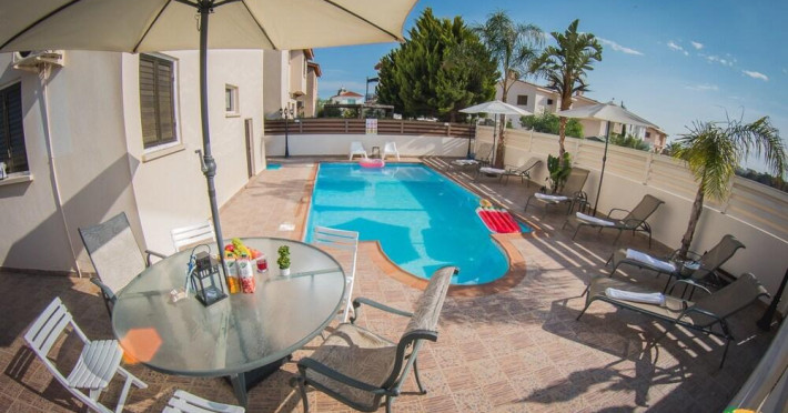 villa-george-d0823c0e78c2a897.jpeg