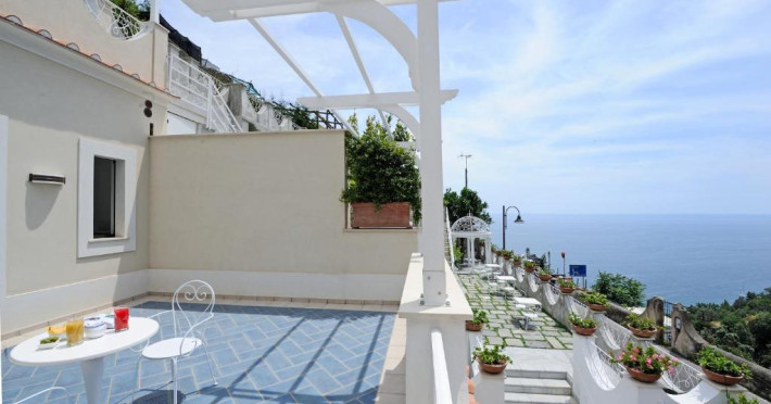 villa-guarracino-amalfi-6e6ff850c2a476c3.jpeg