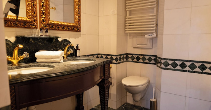 villa-royale-pigalle-db77376f86a6b3de.jpeg
