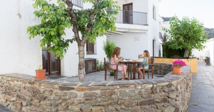 villa-turistica-de-bubion-3ce8e6272580fdd5.jpeg
