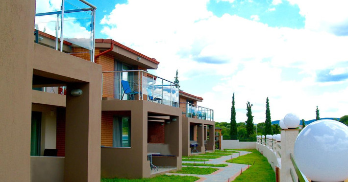 village-mare-residence-62ec4e3829ac01df.jpeg