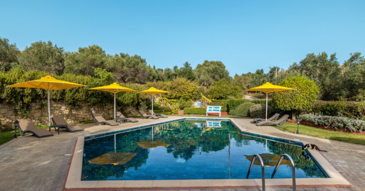 villehardouin-farm-estate-e66d9243acc20465.jpeg