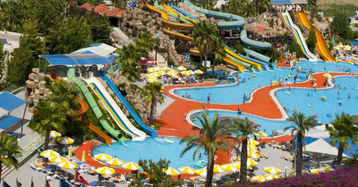 vonresort-golden-coast-hotel-1bc88e5ac6b838b9.jpeg