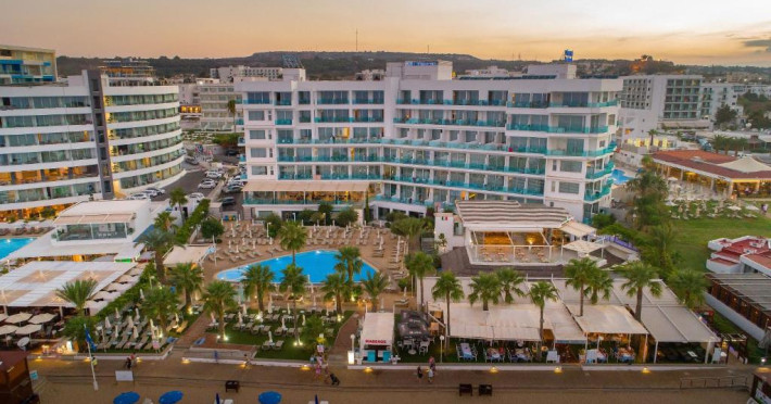 vrissaki-beach-hotel-a4c8f5c89250b07c.jpeg