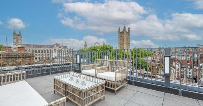westminster-apartments-by-dmontrio-061dd5c1a96b1417.jpeg
