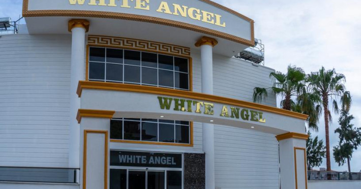 white-angel-hotel-df1ac87fa9e709d3.jpeg
