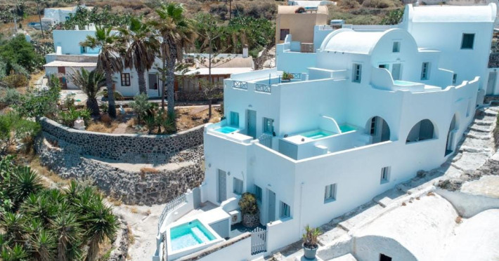 white-cave-villas-937b1a65c3add471.jpeg