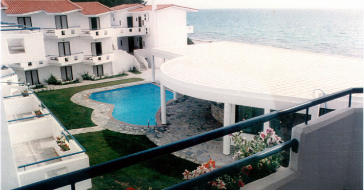 Xenios Dolphin Beach Hotel