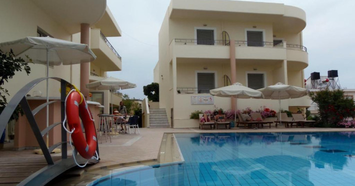 yakinthos-hotel-6b896c9dc34a1c8c.jpeg
