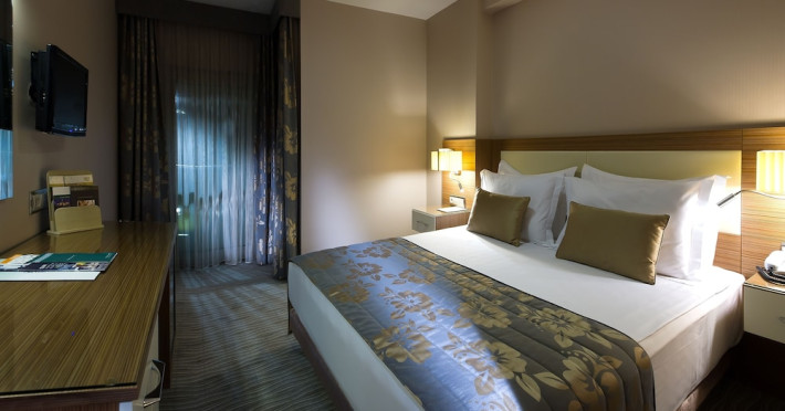yasmak-comfort-hotel-bc1ce9852341f738.jpeg