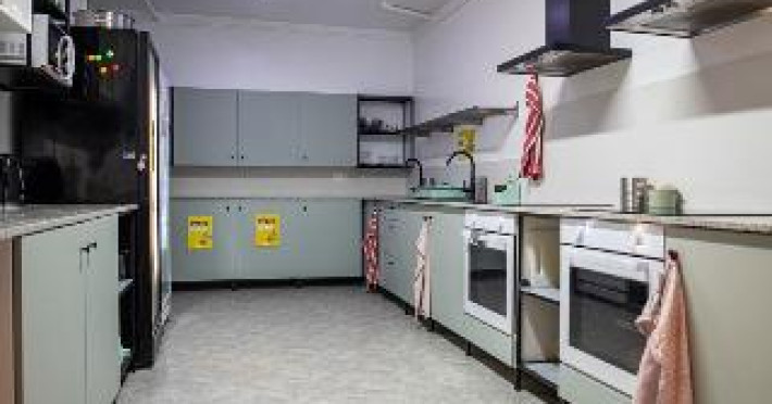 yellow-nest-hostel-barcelona-462b40a4e61d5ade.jpeg