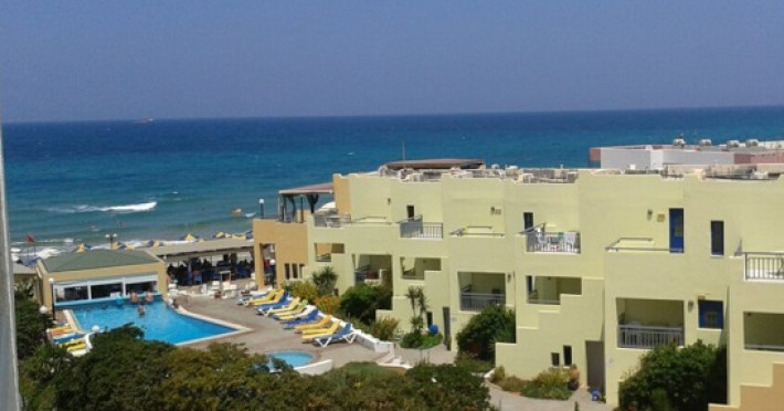 yria-beach-hotel-2ee00ea6c0d4ac75.jpeg