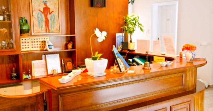 zeus_123_santorini-zeus-interior-receptie.jpg