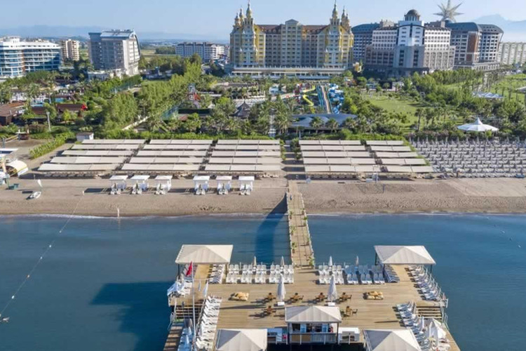 ROYAL HOLIDAY PALACE