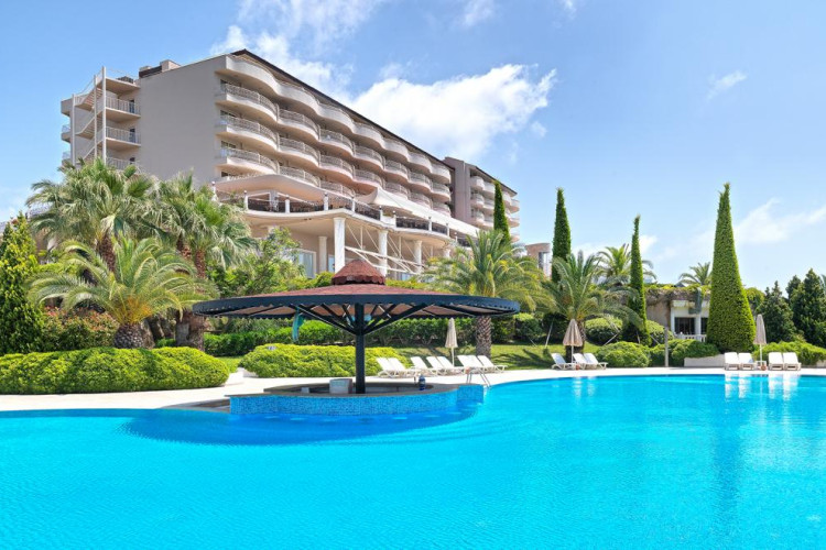 STARLIGHT RESORT HOTEL