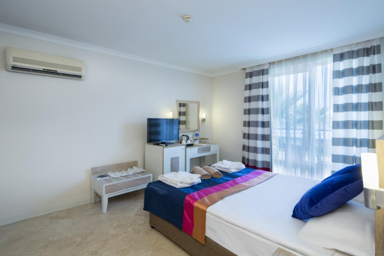CRYSTAL BOUTIQUE BEACH RESORT