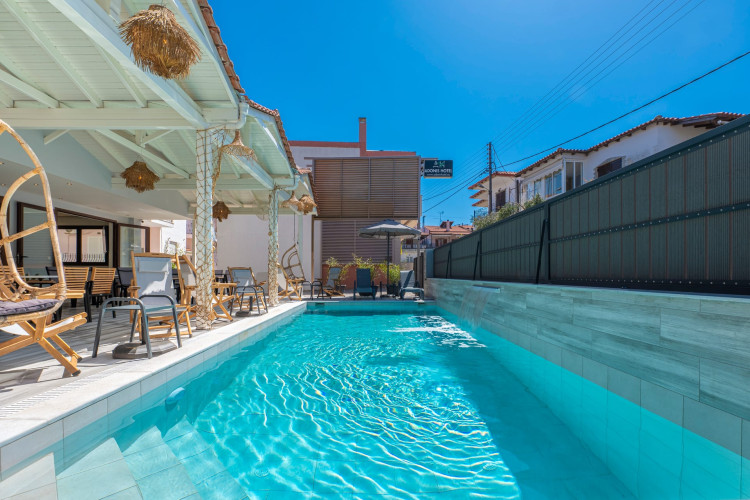 adonis-hotel-7137dace2a1046bf.jpeg