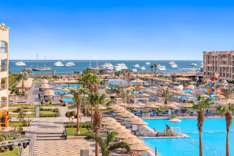 Albatros White Beach