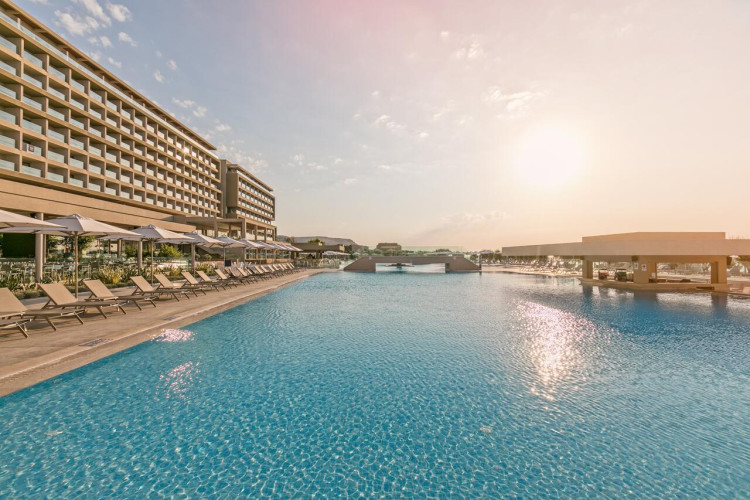 amada-colossos-resort-2327ec841ece2b57.jpeg