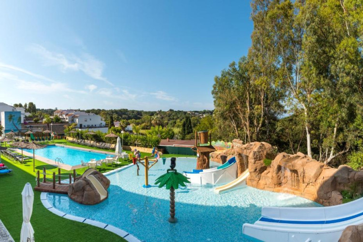 apartaments-els-llorers-3f8564a7902c9a57.jpeg