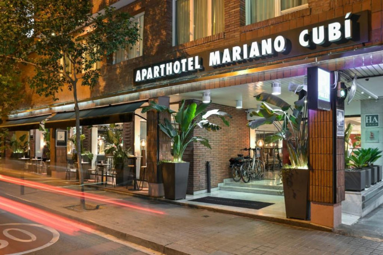 Aparthotel Mariano Cubi
