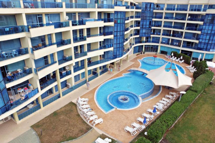 aparthotel-marina-holiday-club-61bf64b5c7e9511b.jpeg