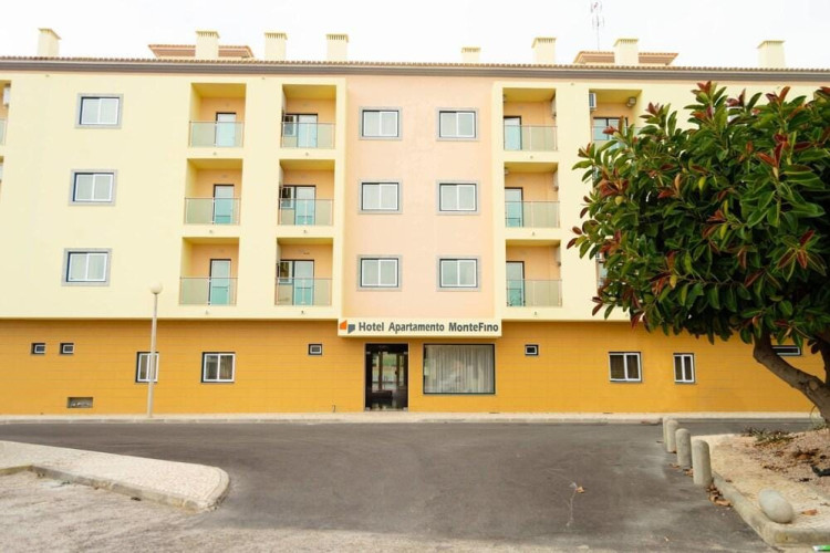 aparthotel-montefino-e10e5c3841b4b2a3.jpeg