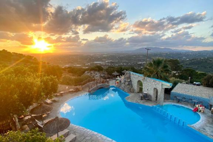arolithos-traditional-cretan-village-f94e67a737f1c49e.jpeg