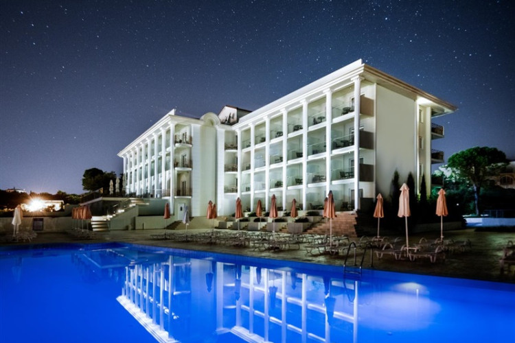 avalon-hotel-adults-only-3d9db9969ba525d5.jpeg