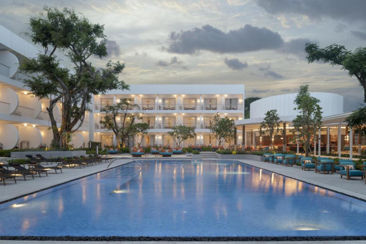 avani-chaweng-samui-hotel-beach-club-2f8ab4cd35c84c76.jpeg