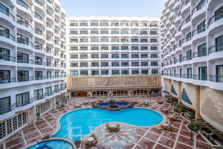 azal-pyramids-hotel-0ee88be541e5af90.jpeg