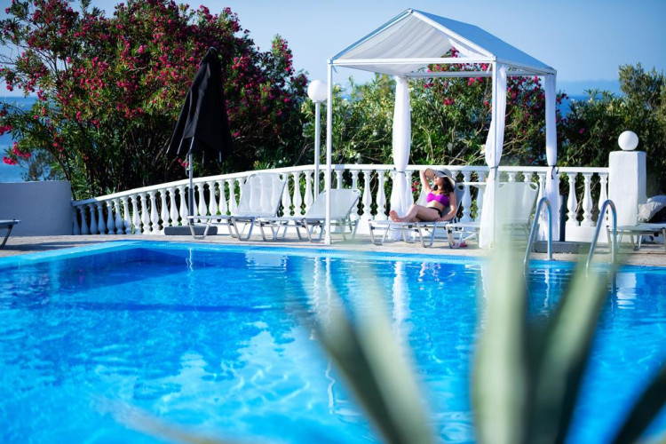 bianco-olympico-beach-resort-c779c66bdb13426b.jpeg