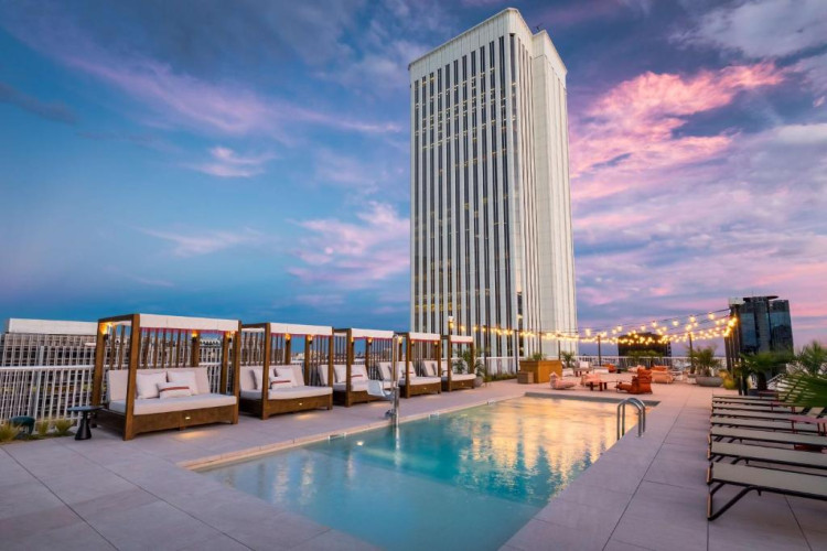 canopy-by-hilton-madrid-castellana-4fd7a172a0dee76b.jpeg