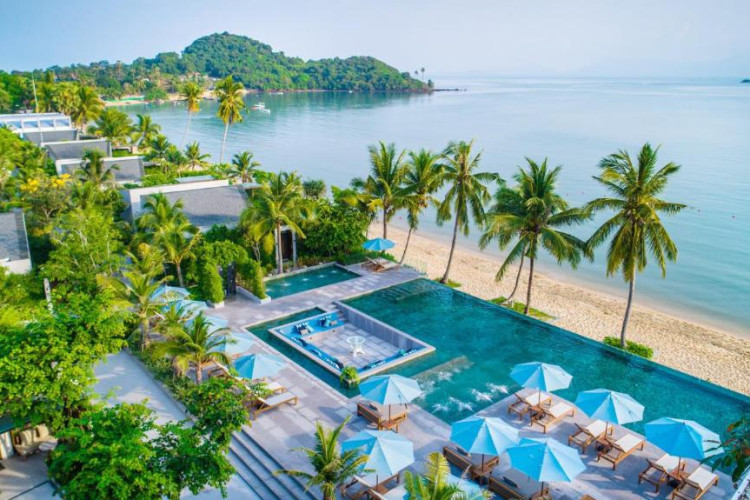 celes-beachfront-resort-a29e3062bb23bbe7.jpeg