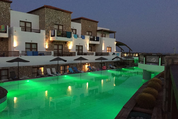 Costa Lindia Beach Resort