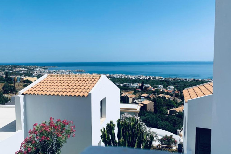 creta-blue-boutique-40cc856a7ad0809a.jpeg