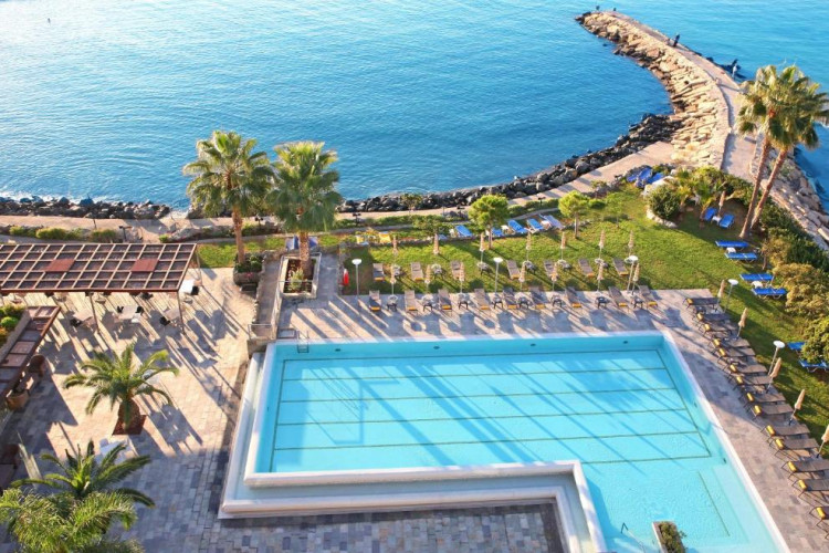 crowne-plaza-limassol-an-ihg-hotel-08b944b803284a1d.jpeg