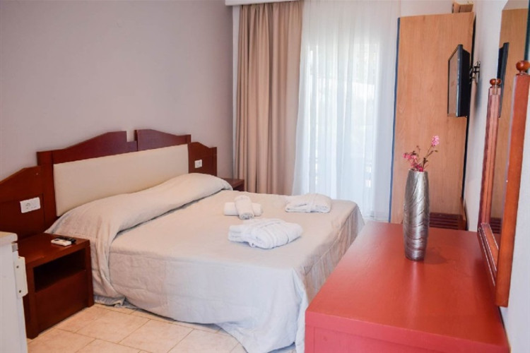 DIAS APARTMENTS