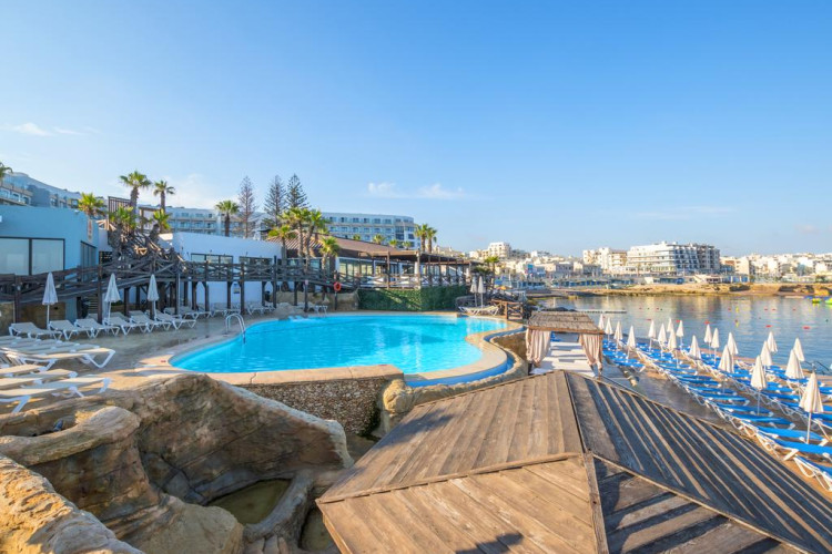 dolmen-hotel-malta-955c1e0e8252eada.jpeg