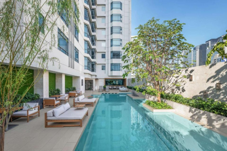 doubletree-by-hilton-bangkok-ploenchit-f396b3b335f5076a.jpeg