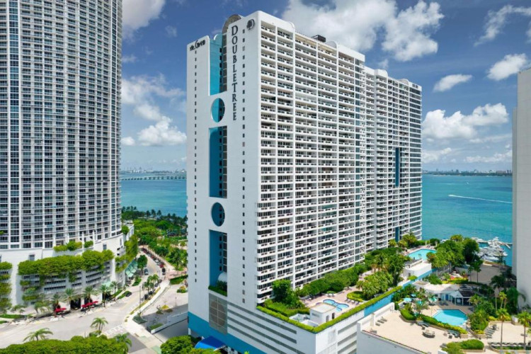 doubletree-by-hilton-grand-hotel-biscayne-bay-da45cba276e0bd14.jpeg