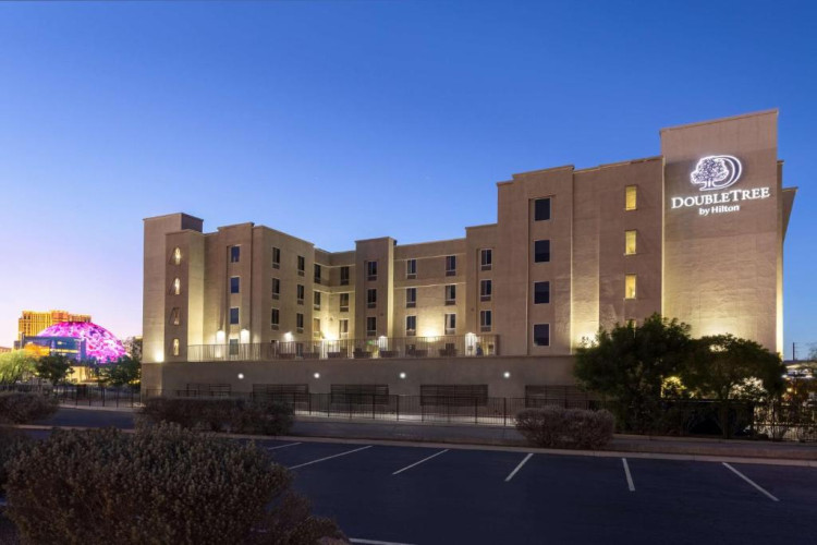 doubletree-by-hilton-las-vegas-east-flamingo-9def647c455b5d53.jpeg