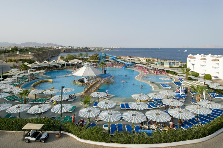 Dreams Beach Resort