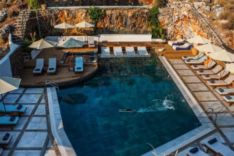 elounda-orama-41e11725a7e7e853.jpeg