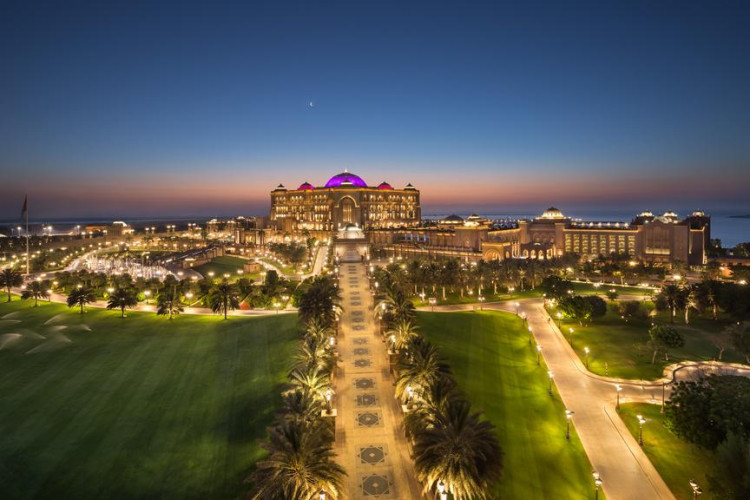 emirates-palace-abu-dhabi-460ca3b11a74b491.jpeg