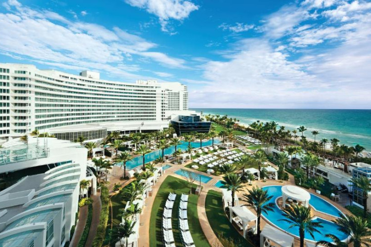 fontainebleau-miami-beach-d0cbd6ddf2c6bb2e.jpeg