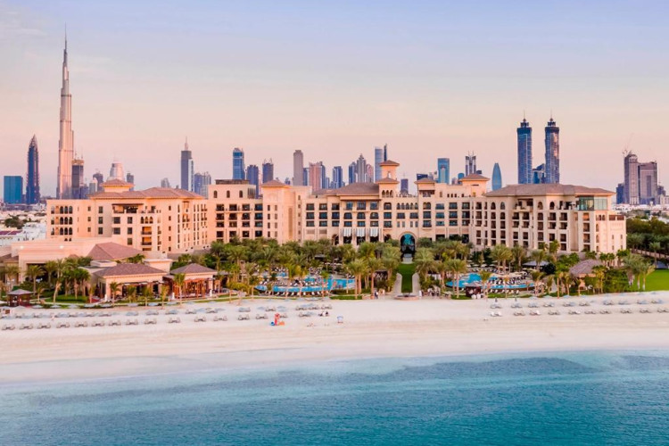 four-seasons-resort-dubai-at-jumeirah-beach-d4ee95e5c61f3a9e.jpeg