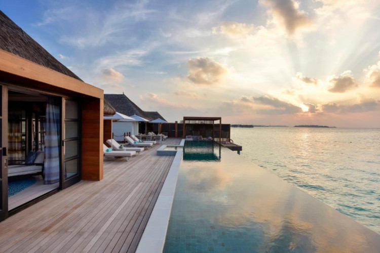 four-seasons-resort-maldives-at-kuda-huraa-e32d48cd229faf60.jpeg